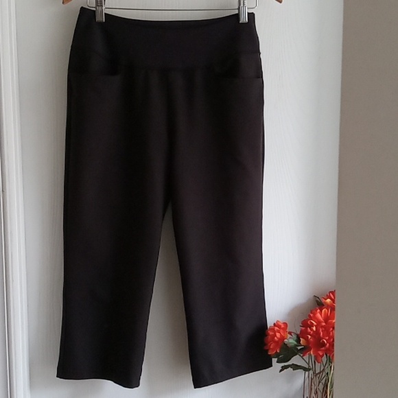 Puma | Black Golf /Yoga Capri Pants - Picture 3 of 7